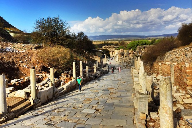 10 Days Private Turkey Tour incl. Gobeklitepe, Cappadocia, Ephesus, Istanbul - Day 5: Caravanserai stop, Adıyaman arrival, and the build-up to Nemrut