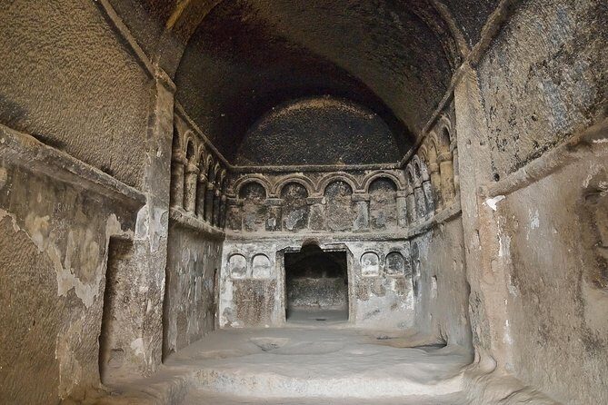 2 Days Private Cappadocia Tour From Istanbul By Plane - Private minivan and an English-speaking guide: what you gain