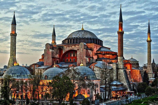 7 Days Istanbul, Cappadocia and Ephesus Tour - From Istanbul Airport to the Old District: the trip’s smart start