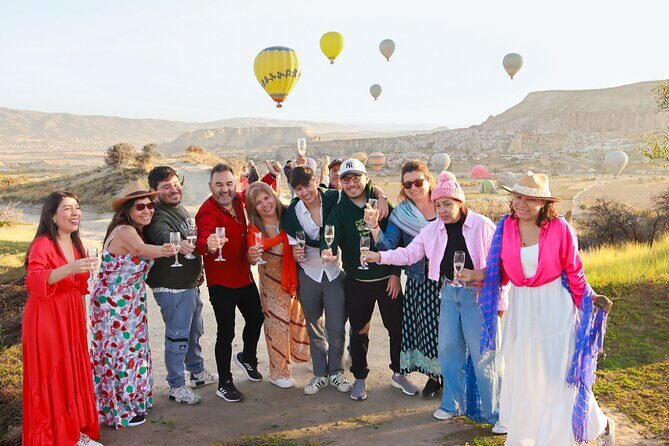 Balloons watching Tour w/ PickUp, Breakfast - The photo team: guidance, poses, and the Google Drive handoff