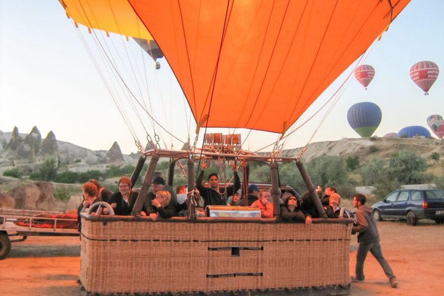 Cappadocia: Discover Sunrise on a Hot Air Balloon - The Pre-Flight Ritual: Watching Balloons Get Ready