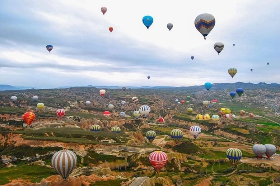 Cappadocia: Göreme Sunrise Hot Air Balloon Ride w/ Breakfast - Key things you’ll notice right away