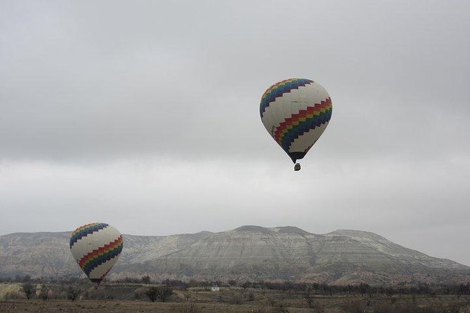 Cappadocia Hot Air Balloon Ride with Breakfast and Champagne - Basket space and group size: comfort tips that matter