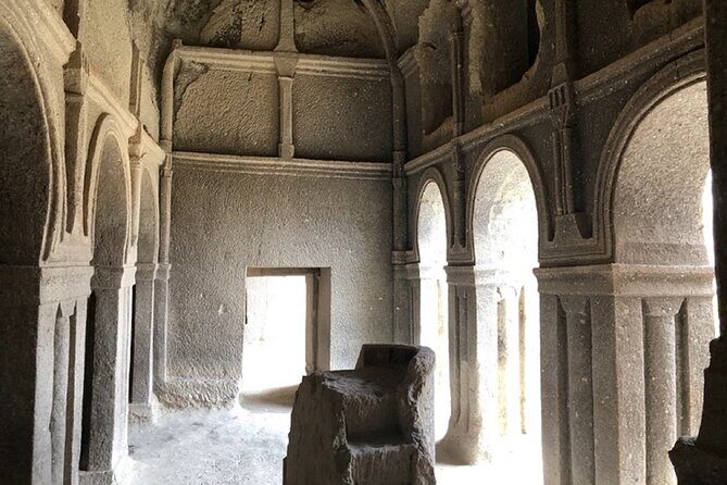 Cappadocia Instagram Half Day Tour - Artemis Cave Suites: The Blue-Eyed Wall Moment