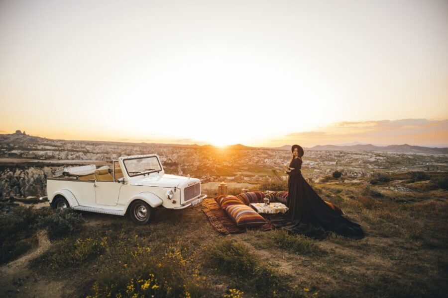 Cappadocia: Private Classic Car Trip with Photoshoot Option - Sunrise balloons and the photoshop backup plan