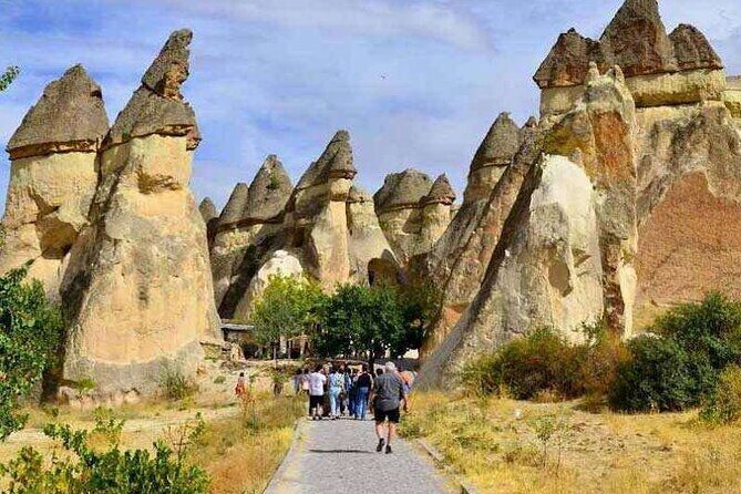 Cappadocia Red Tour Lunch + Guide + Museum Tickets /Small Group - Zelve Open-Air Museum: Churches and Monastery-Like Caves