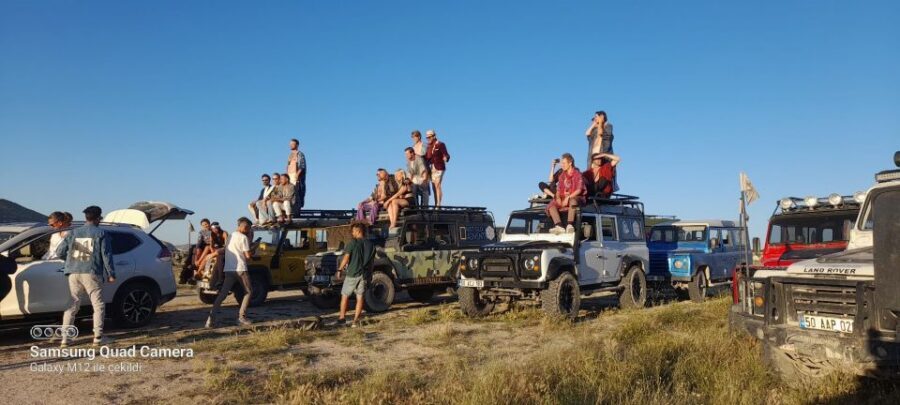 Cappadocia: Scenic Valley Tour in a Jeep - Balloon Photo Timing: How the Morning Changes What You See
