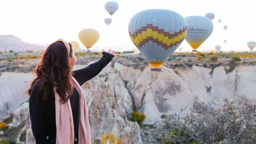 Cappadocia: Sunrise Balloon Watching Tour - Göreme Sunrise Stop: The Photo Window People Remember
