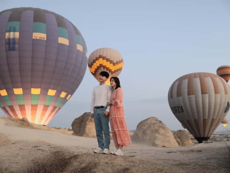 Cappadocia Sunrise or Sunset Photoshoot - Where the “wow” comes from: balloons, light, and your posture