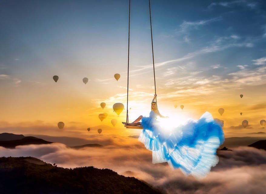 Cappadocia: Taking photo with Swing at hot air balloon view - Sunrise in Cappadocia: why this timing changes everything