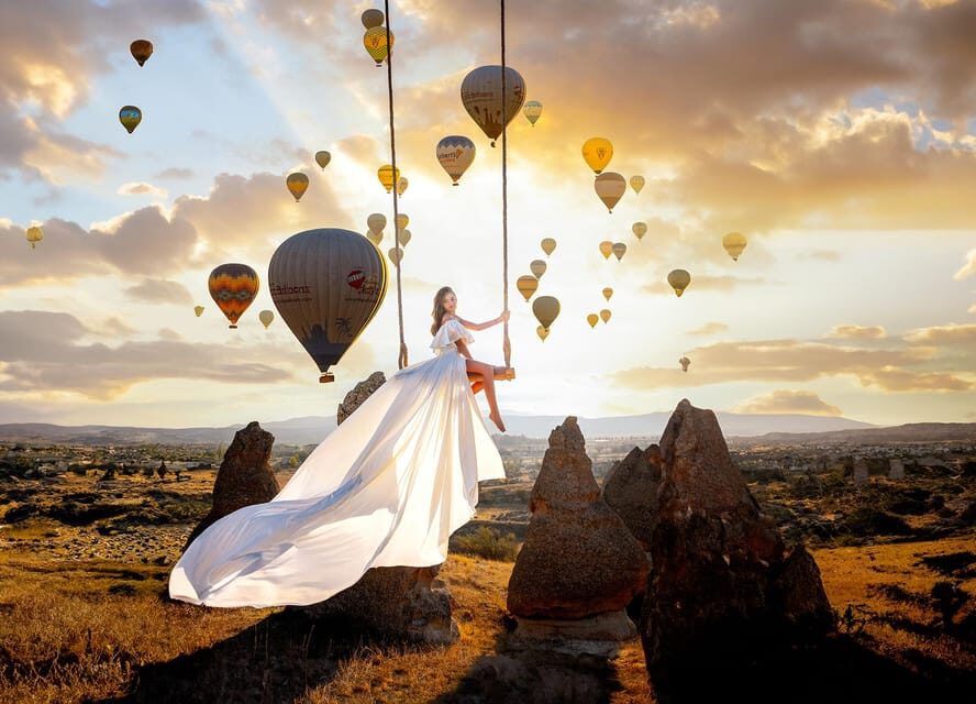 Cappadocia: Taking photo with Swing at hot air balloon view - The dress and the moment you step into the frame