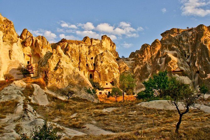 Cappadocia Tour from Istanbul by Bus - Pigeon Valley, Kaymaklı Underground City, and Uchisar Castle
