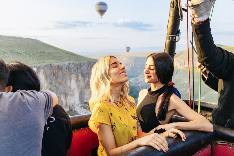 From Istanbul: 3-Day Cappadocia Tour with Balloon Ride - Göreme panorama and the Göreme Open-Air Museum cave churches