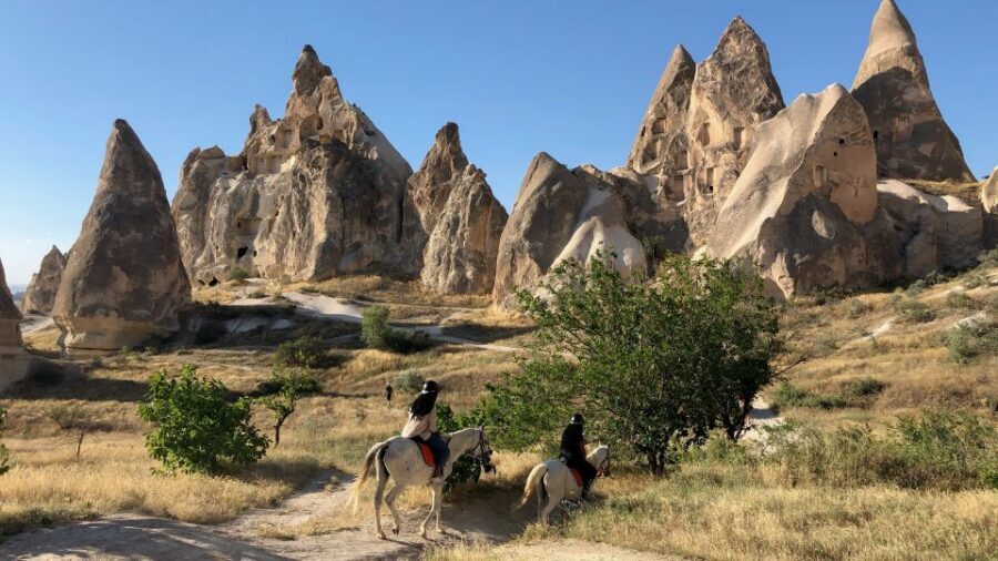 Goreme: Sunrise Horse Riding Excursion - The 1.5-Hour Flow: Pickup, Briefing, Ride, and Back to Your Hotel