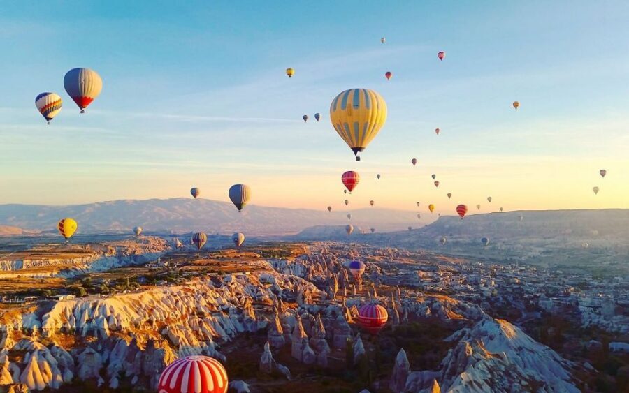 Goreme: Sunrise Hot Air Balloon Flight over Cappadocia - Pre-Flight Prep: Snacks, Pilot Briefing, and the Wait That Comes With Ballooning