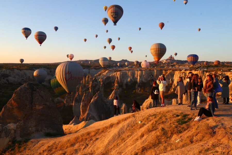 Göreme: Sunrise Hot Air Balloon Flight Over Cappadocia - Getting from Göreme to the launch site without stress