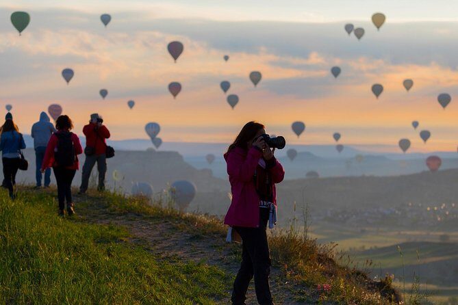 Hot Air Balloon, Best of Red and Green Guided 1-Day Tour - Food, comfort, and the real walking reality