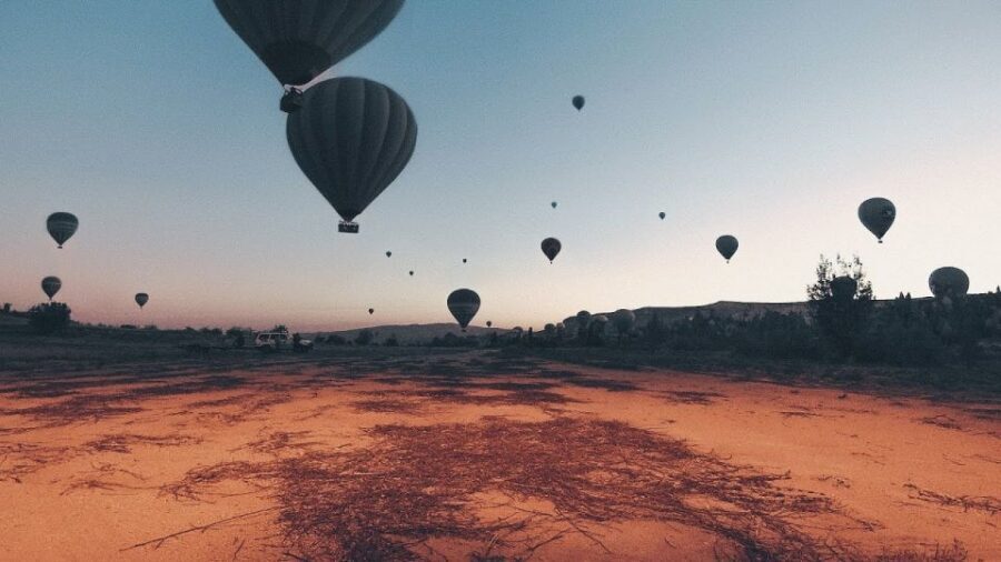 Hot air balloons in Goreme red valley - Should you book this hot air balloon over Red Valley?