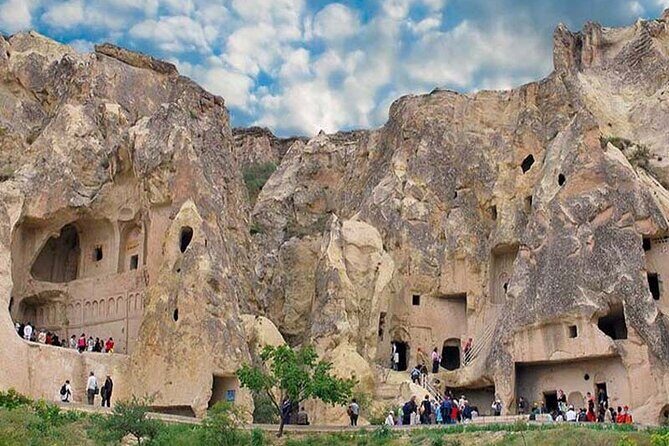 Red Tour ( North of Cappadocia ) - Lunch in Uchisar and Avanos pottery by the Kızılırmak