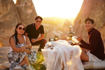 Romantic Cappadocia Sunset Dinner and Wine - The dinner setup: appetizers, soup, a main course, and dessert