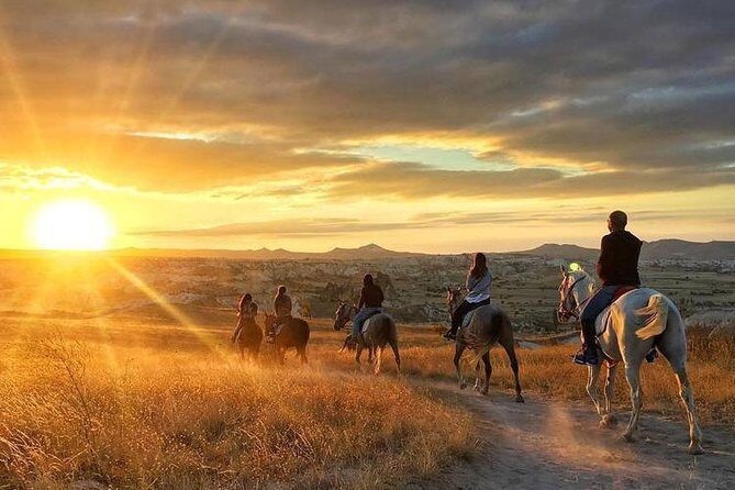 Sunset Horse Back Riding tour - Duration and Physical Fit: What Moderate Fitness Means in Real Life
