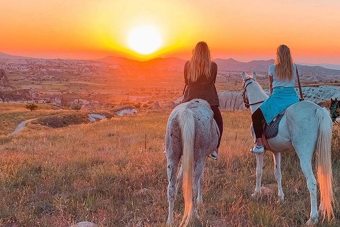 Sunset Horsebackriding-Tour through the Valleys of Cappadocia - Coming back down: the relaxed close to a magical evening