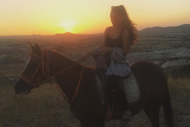 Sunset Horsebackriding-Tour through the Valleys of Cappadocia - Mounting up in Cavusin: what you need to know before you ride