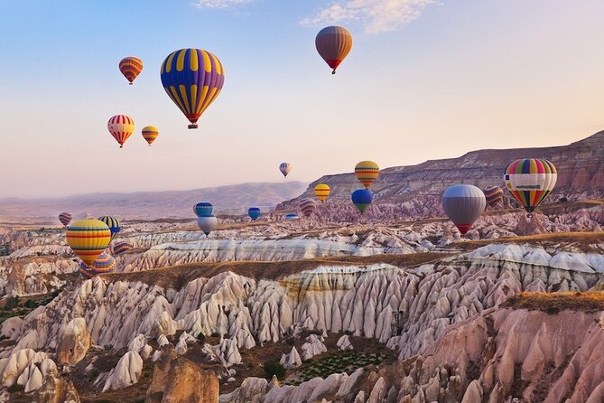 Watching Balloons on Cappadocia Sky(People Have Fear of Heights) - Watching Balloon Preparations Up Close (Without the Height Stress)