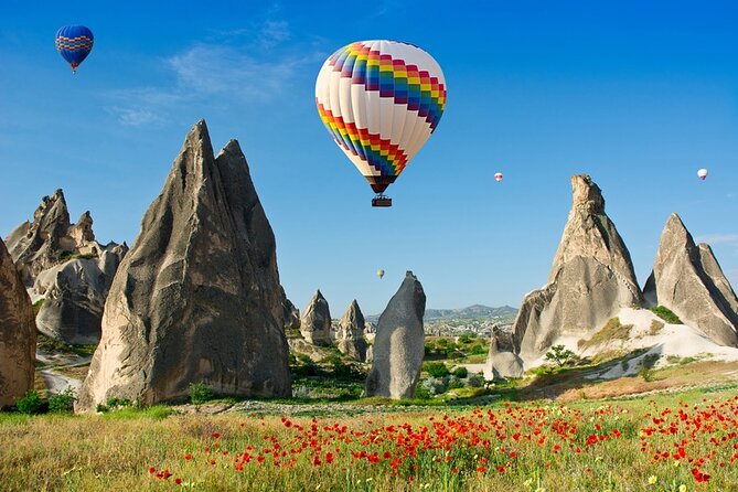 Watching Balloons on Cappadocia Sky(People Have Fear of Heights) - The Sunrise Viewing Spot and the Balloon “Chase”